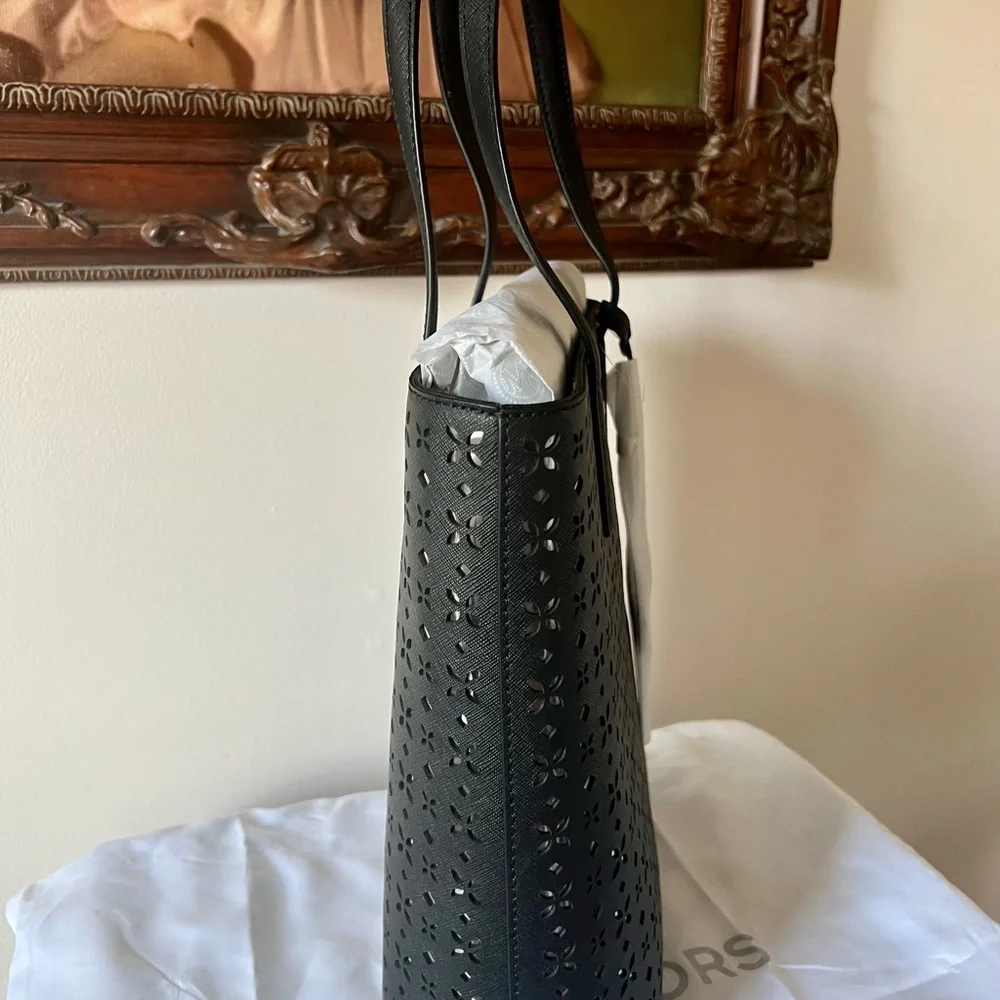 Michael Kors Haley Bag - Picture 3 of 8